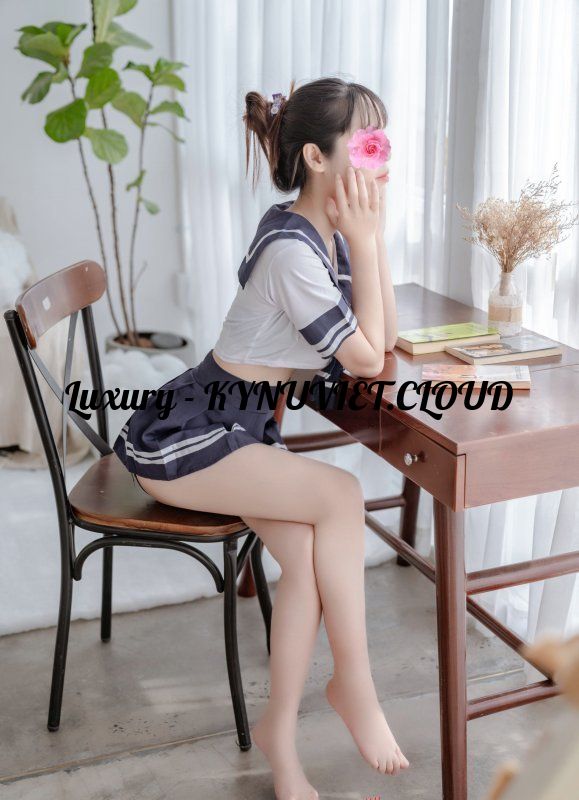 co-hoc-sinh-thuy-tien-dang-yeu-nong-bong-ngot-nuoc-danh-tang-ae-1668089-original.jpg