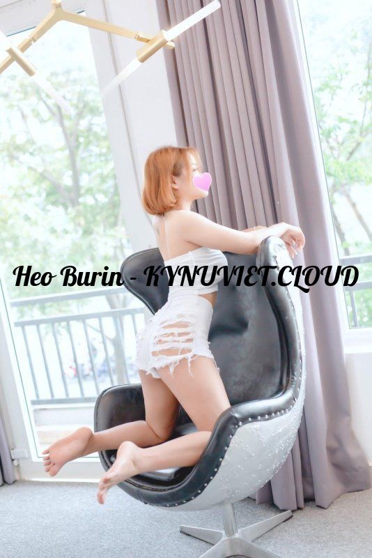 nhat-linh-em-gai-xinh-dam-dam-chat-gai-nhat-yeu-tinh-trung-2107517-original.jpg
