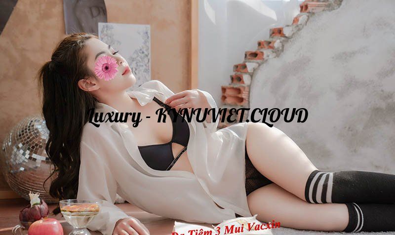 reup-hot-le-bong-face-xinh-dang-nuot-body-mi-nhon-bym-mong-mup-may-2093661-original.jpg